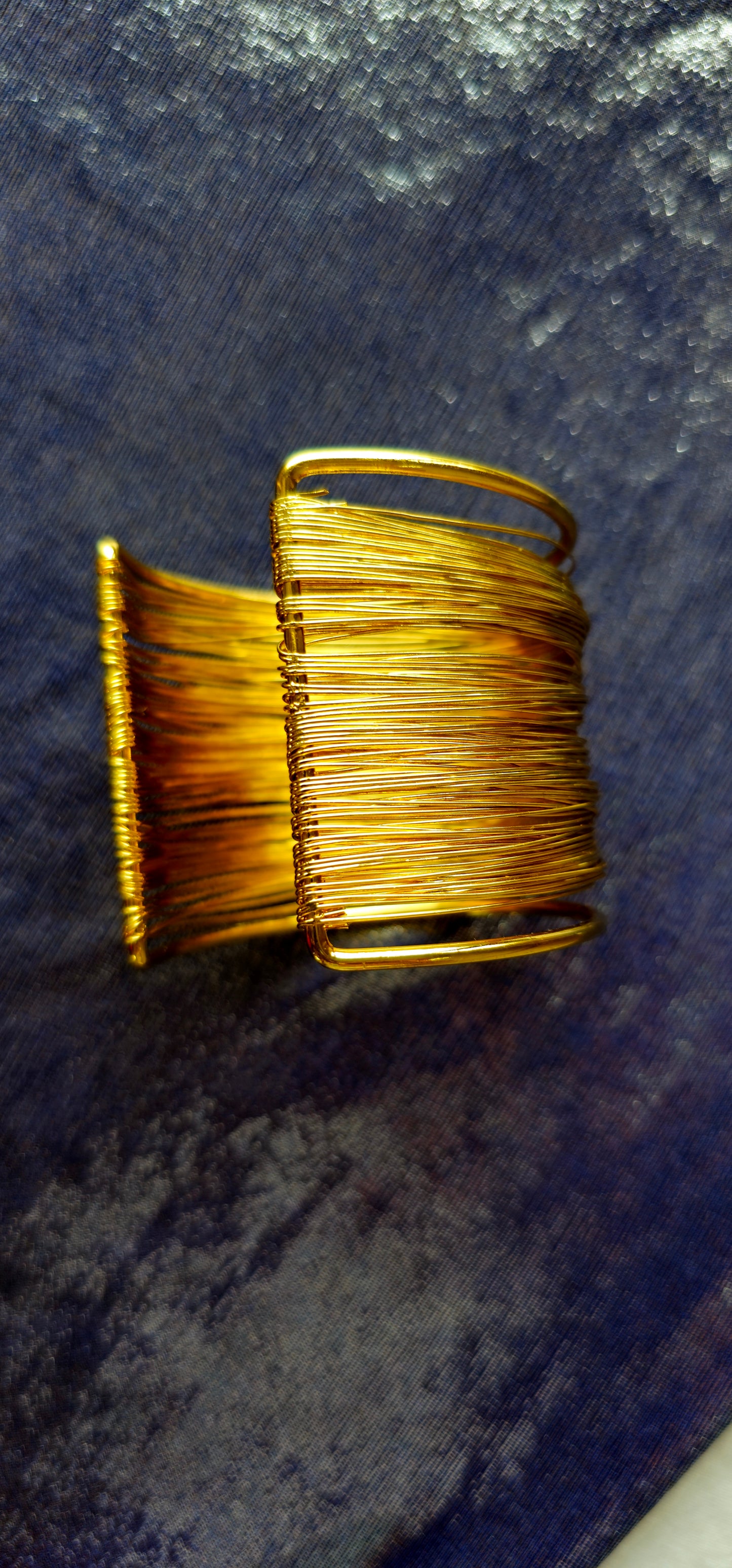 thin wired golden bracelet