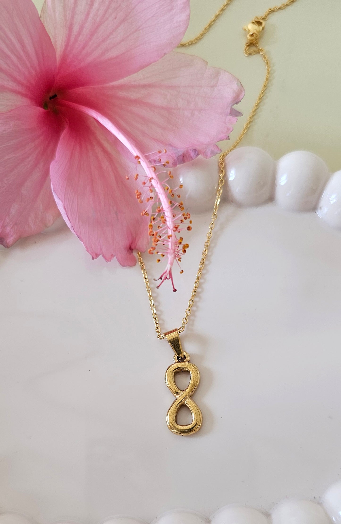 infinity shaped necklace