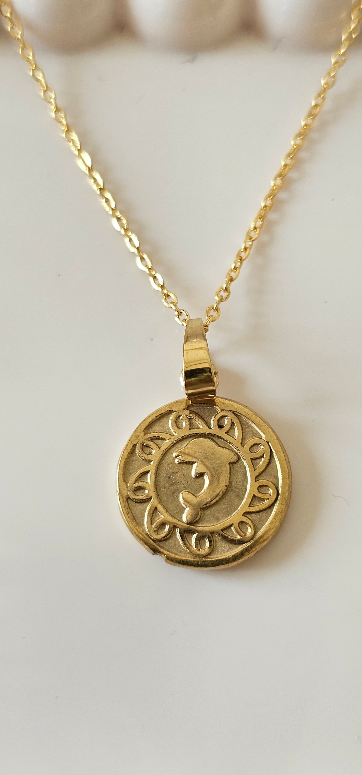 Round Pisces necklace
